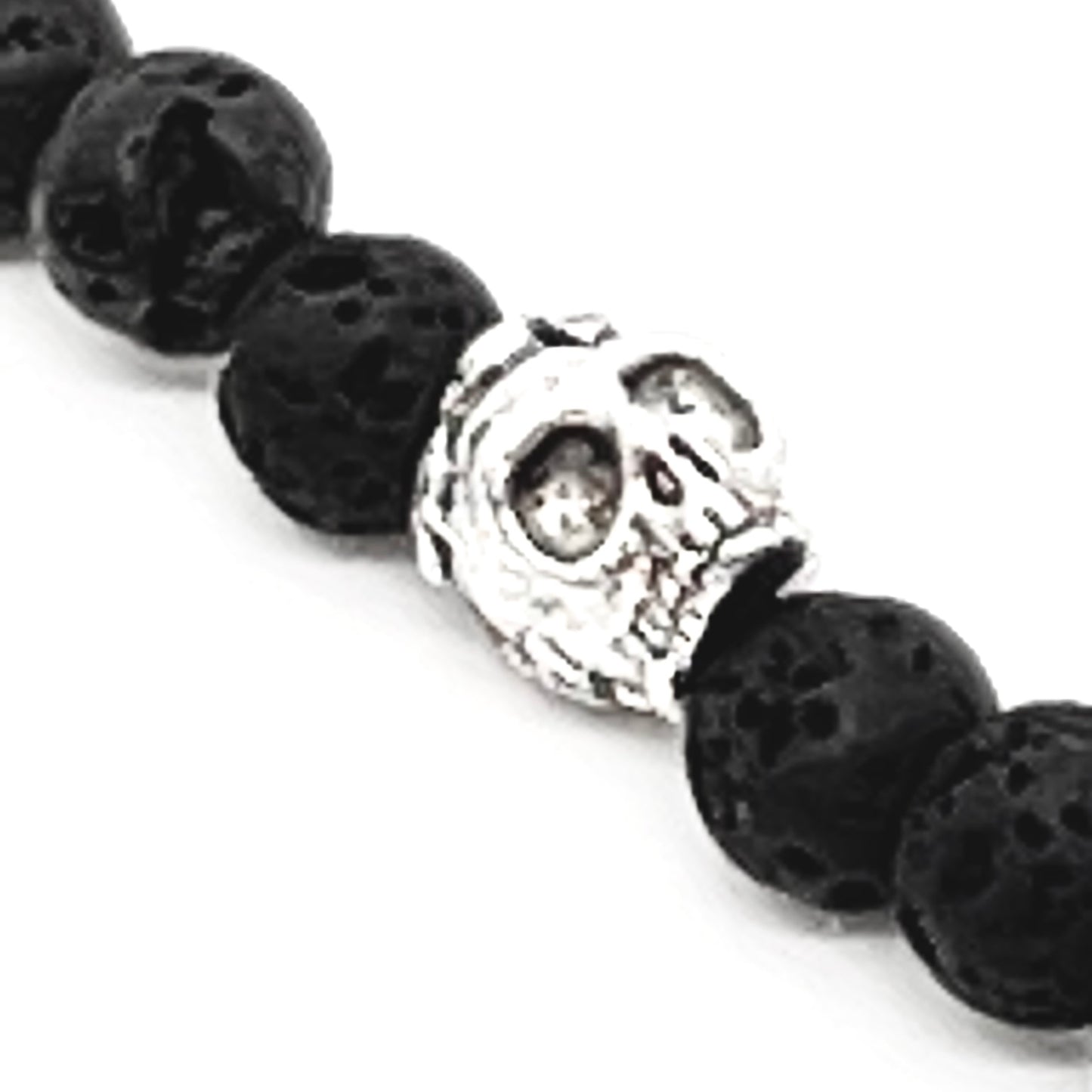 Necklace with skulls