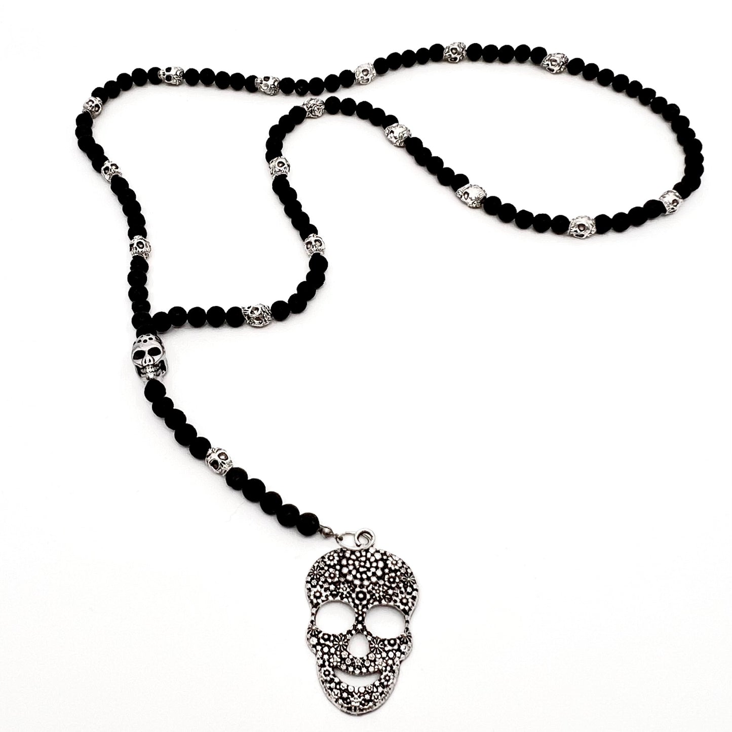 Necklace with skulls